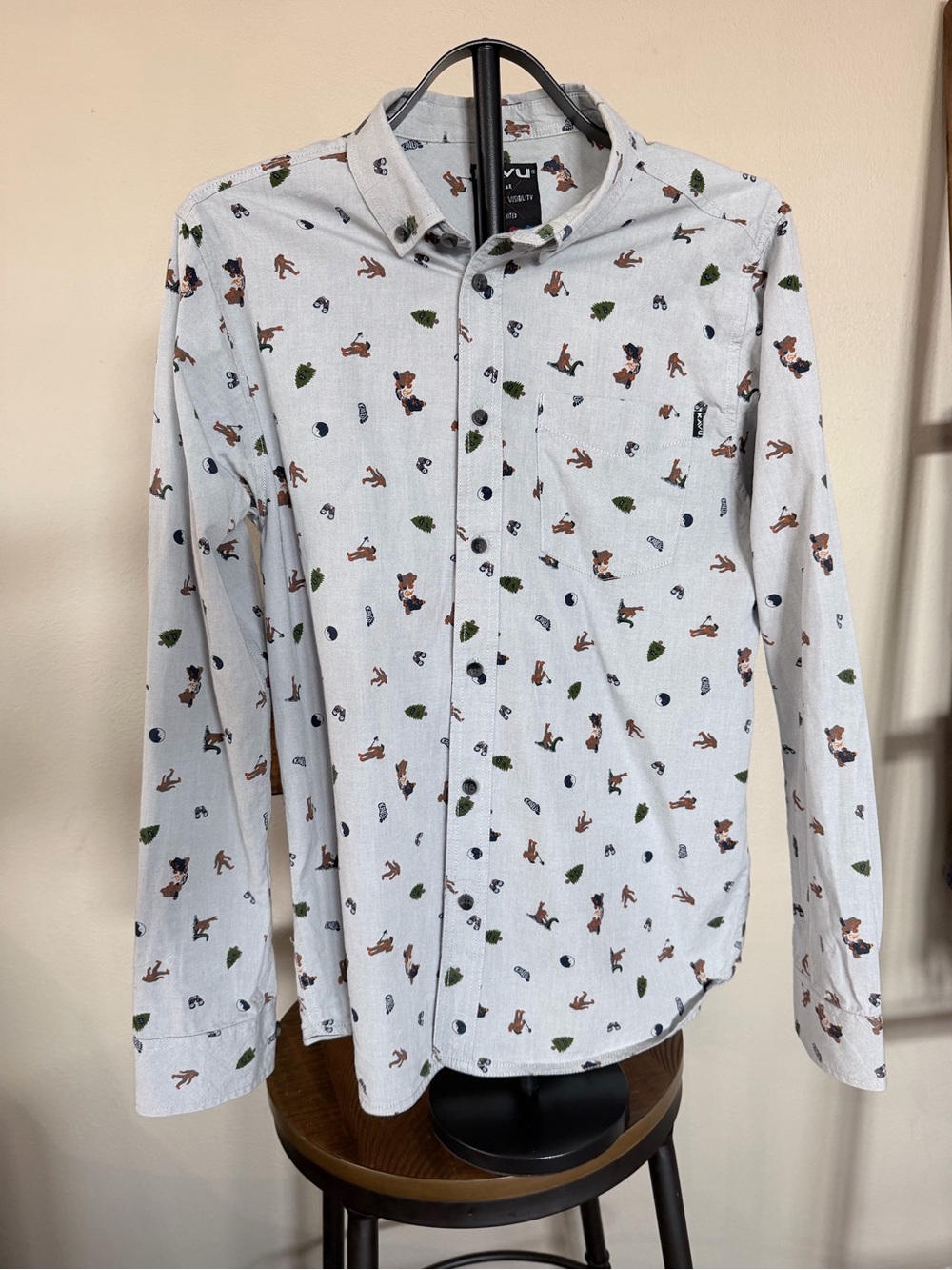 Kavu Men's Bigfoot Graphic Print Short Sleeve Button Down Shirt in Medium